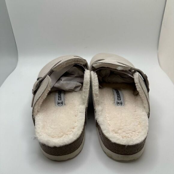 CUSHIONAIRE Women's Cork Footbed Clog with Genuine Leather Upper, Faux Fur Linin - Picture 4 of 7